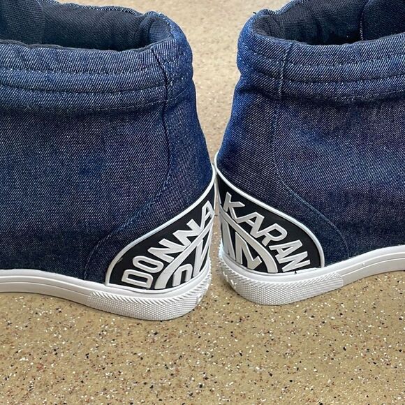 DKNY Chambray Denim Wedge Zip Front Sneakers 7 Dark Denim Blue - Picture 11 of 14